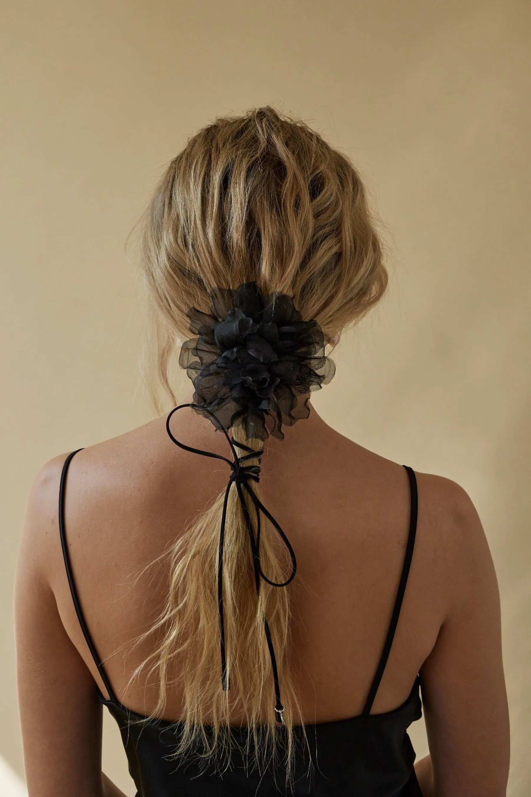 Nyla Flower Choker