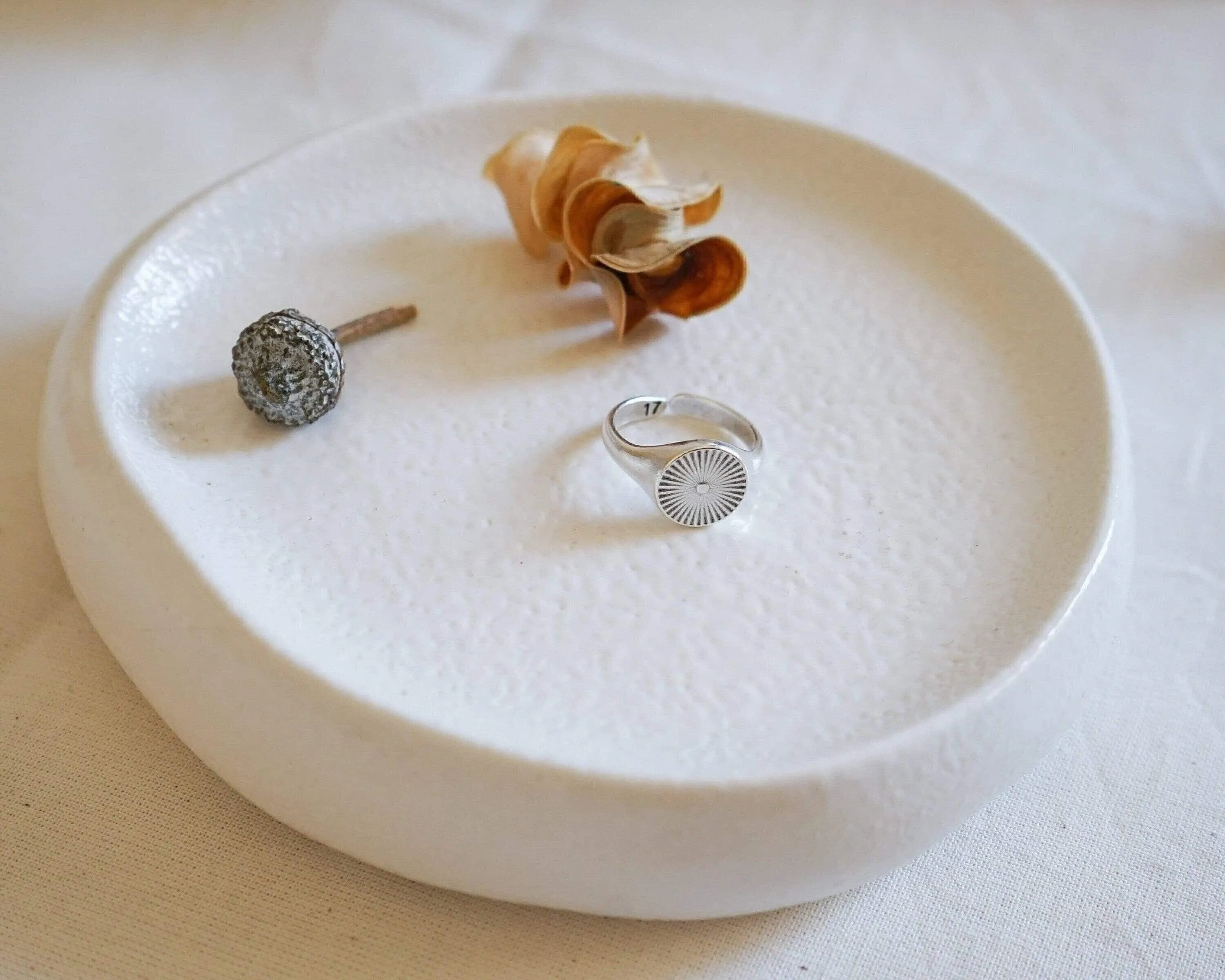 Silver-Plated Sun Rays Signet Ring