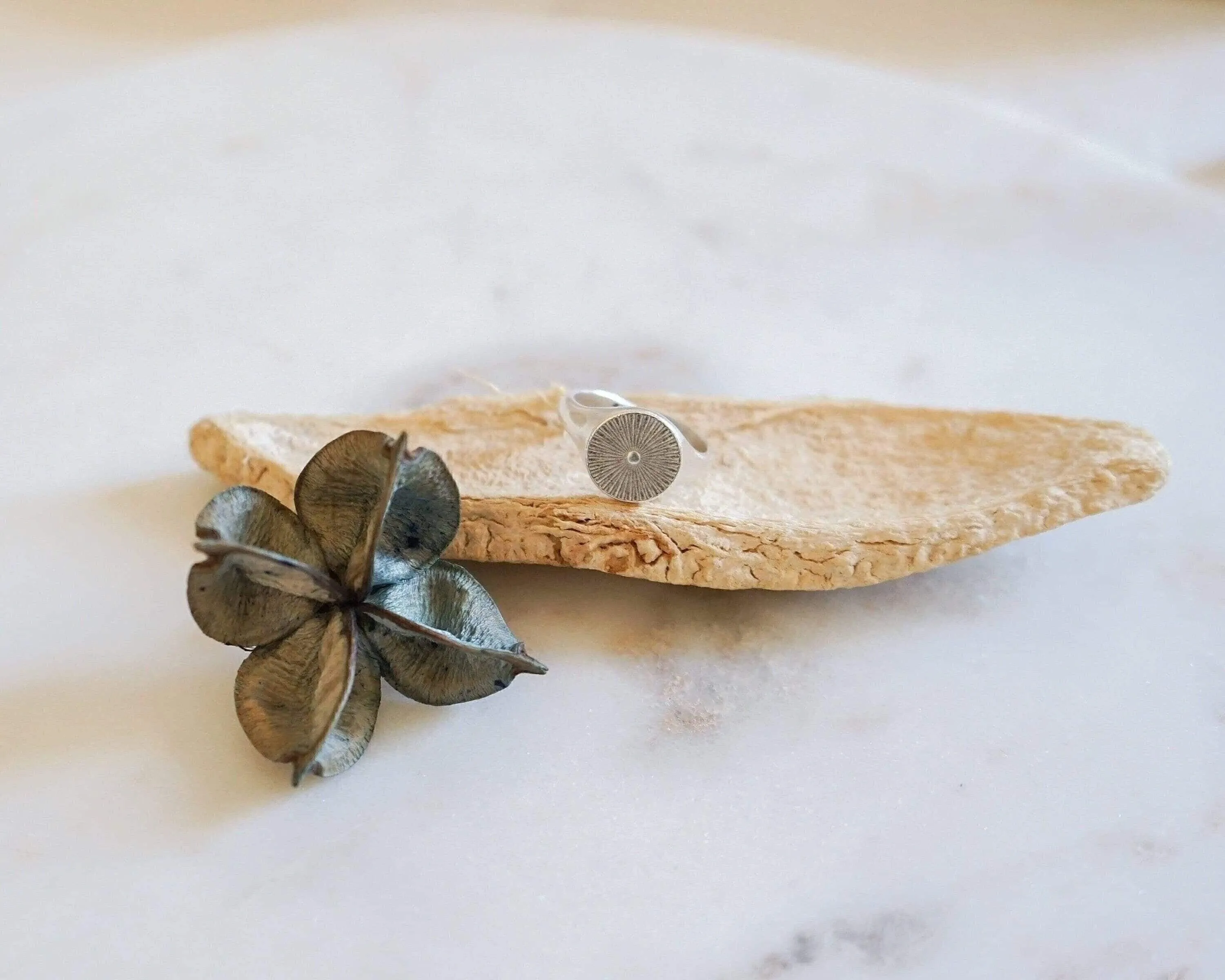 Silver-Plated Sun Rays Signet Ring